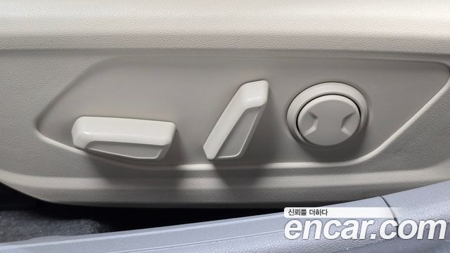 Hyundai AVANTE 2023 — photo 31