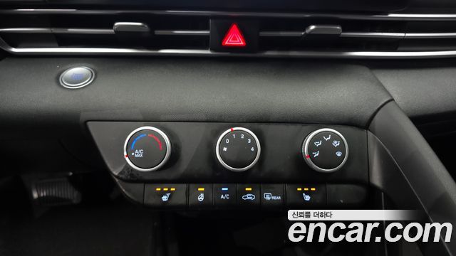 Hyundai AVANTE 2021 — photo 14