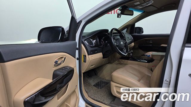 Kia Canival 2019 — photo 13