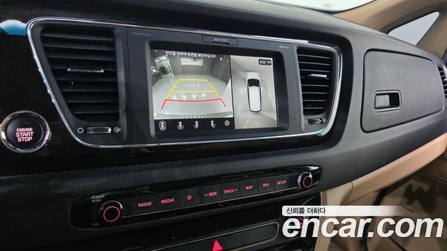 Kia Canival 2019 — photo 21