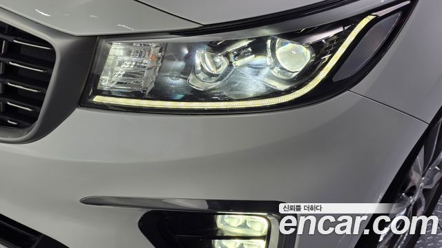 Kia Canival 2019 — photo 8