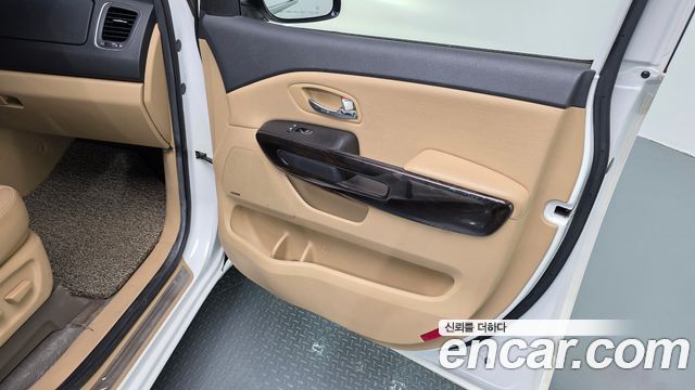 Kia Canival 2019 — photo 15
