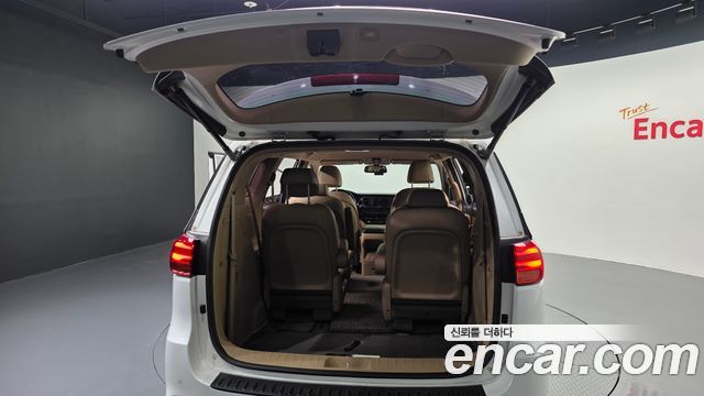 Kia Canival 2019 — photo 33
