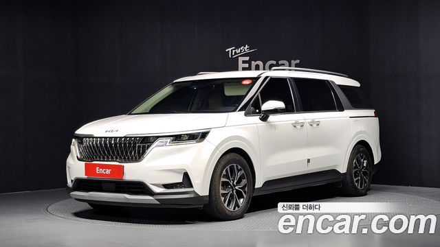Kia Canival 2023 — photo 1