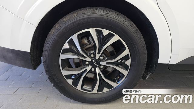 Kia Canival 2023 — photo 5
