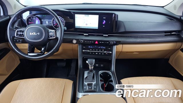 Kia Canival 2023 — photo 10
