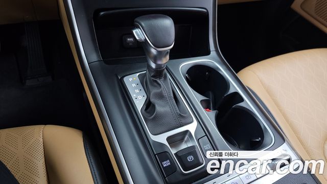 Kia Canival 2023 — photo 12