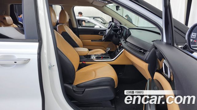 Kia Canival 2023 — photo 17