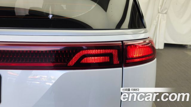 Kia Canival 2023 — photo 9