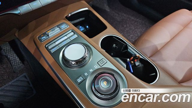 Genesis GV70 2023 — photo 12