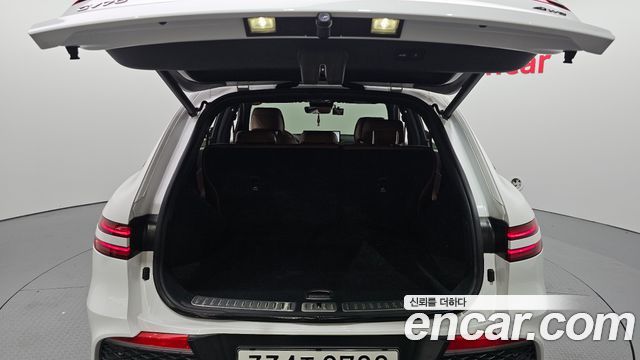 Genesis GV70 2023 — photo 21