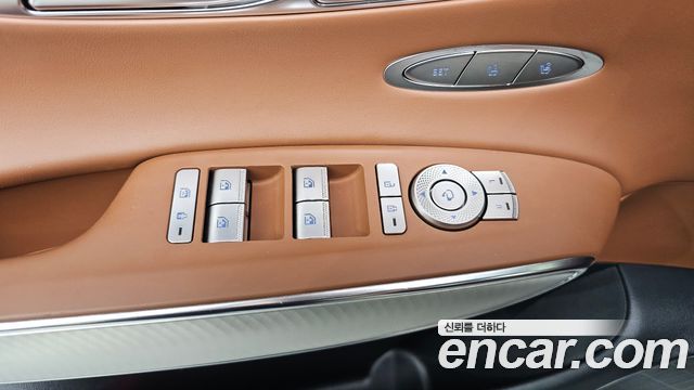 Genesis GV70 2023 — photo 27