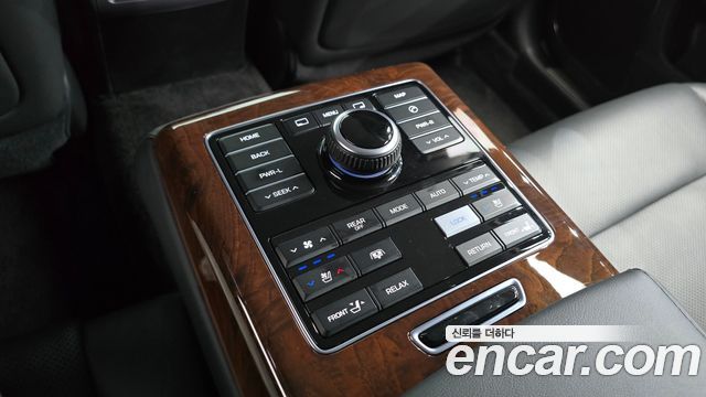 Hyundai Equus 2013 — photo 18