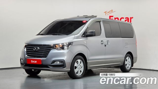 Hyundai Starex 2021 — photo 1