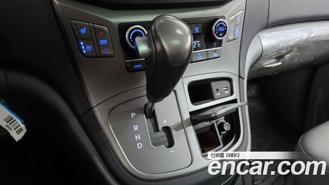 Hyundai Starex 2021 — photo 12
