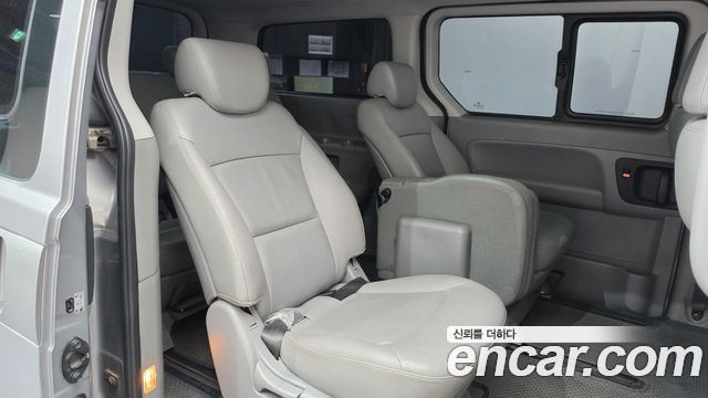 Hyundai Starex 2021 — photo 17