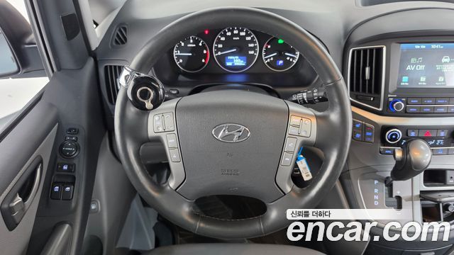 Hyundai Starex 2021 — photo 19
