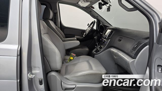 Hyundai Starex 2021 — photo 16