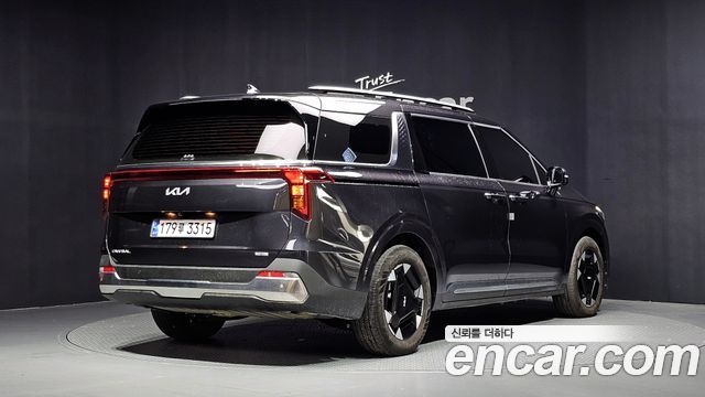 Kia Canival 2024 — photo 2