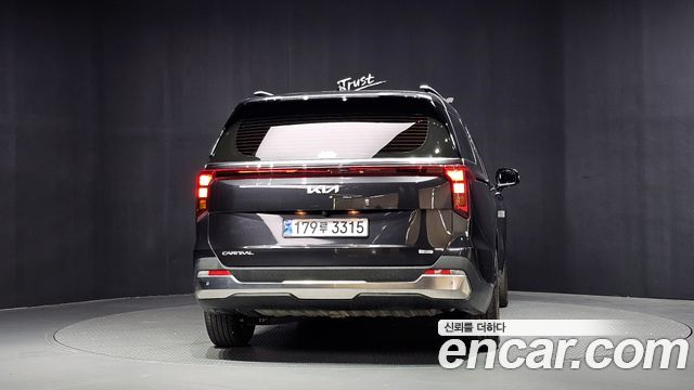 Kia Canival 2024 — photo 4
