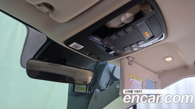 Kia Canival 2021 — photo 17