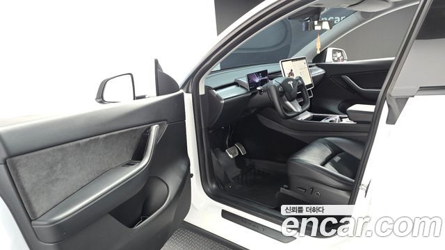 Tesla Model Y 2021 — photo 10