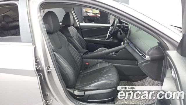 Hyundai AVANTE 2022 — photo 17
