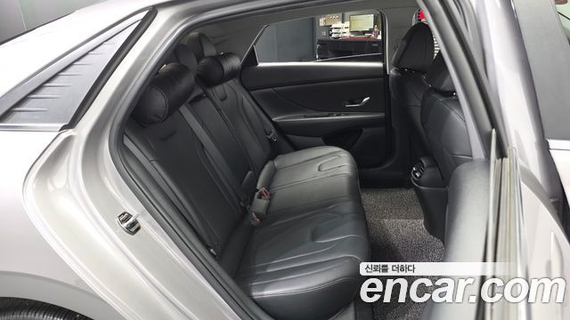 Hyundai AVANTE 2022 — photo 18