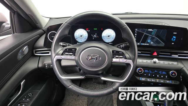 Hyundai AVANTE 2022 — photo 19