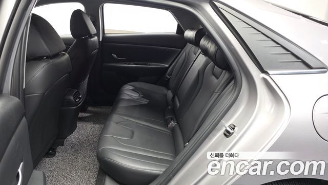 Hyundai AVANTE 2022 — photo 16