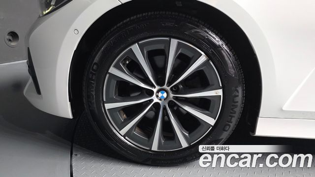 BMW 3-Series 2019 — photo 5