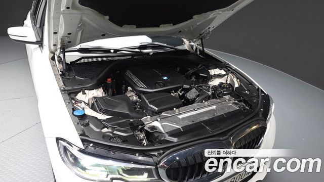 BMW 3-Series 2019 — photo 6