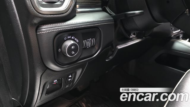 Dodge Ram Pick Up 2020 — photo 24