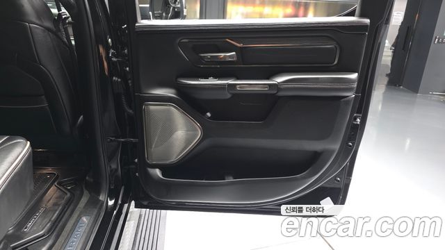 Dodge Ram Pick Up 2020 — photo 15