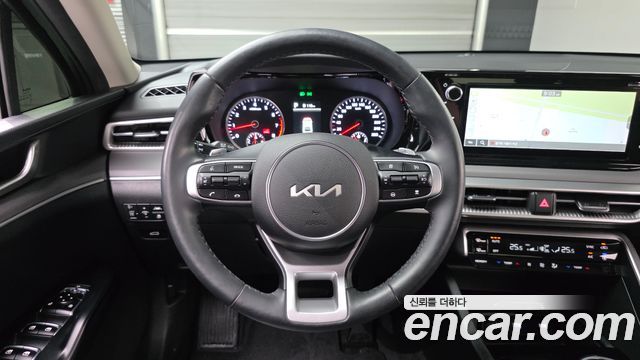 Kia K5 2022 — photo 18