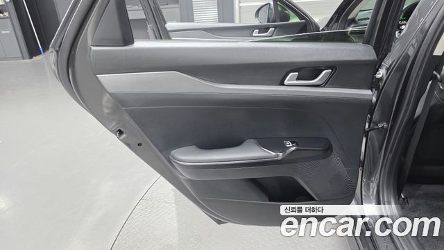 Kia K5 2022 — photo 15