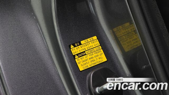 Genesis G80 2018 — photo 25