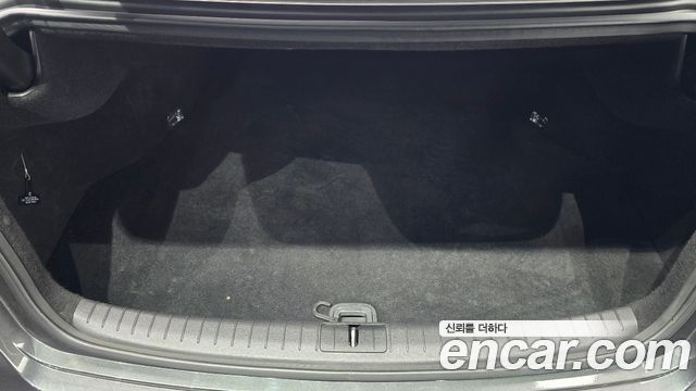 Genesis G80 2018 — photo 28