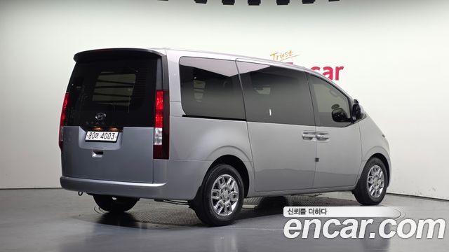 Hyundai Staria 2022 — photo 2