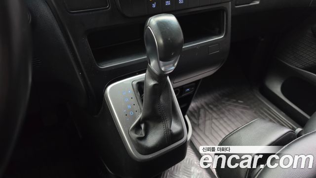 Hyundai Staria 2022 — photo 12