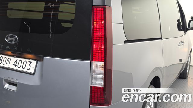 Hyundai Staria 2022 — photo 9