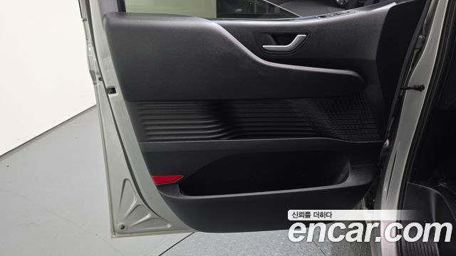 Hyundai Staria 2022 — photo 14