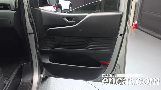 Hyundai Staria 2022 — photo 15