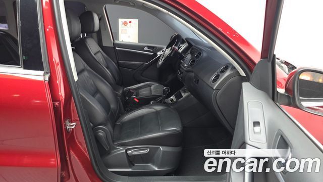 Volkswagen Tiguan 2015 — photo 11