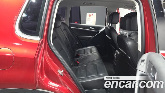 Volkswagen Tiguan 2015 — photo 12