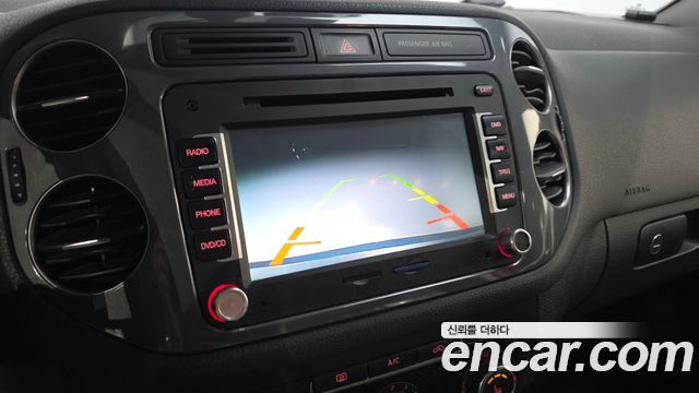 Volkswagen Tiguan 2015 — photo 14