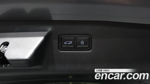 Hyundai Santafe 2025 — photo 28
