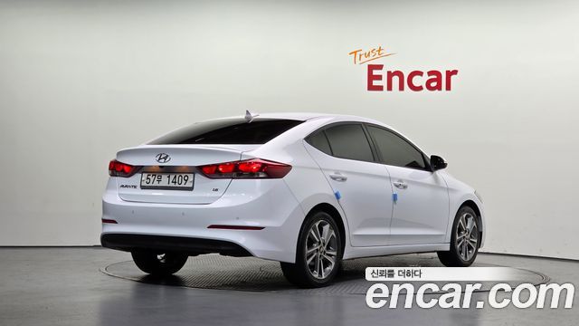 Hyundai AVANTE 2018 — photo 2