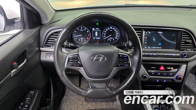 Hyundai AVANTE 2018 — photo 14