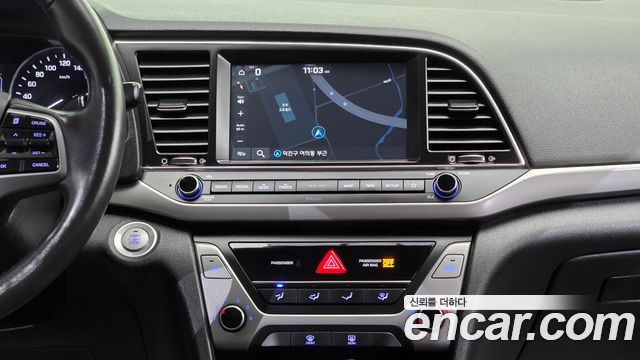 Hyundai AVANTE 2018 — photo 16